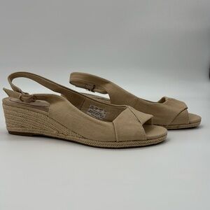 Life Stride Socialite Wedge Sandal tan canvas size 10W New with box‎